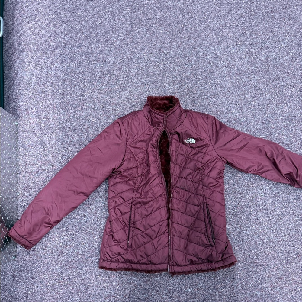 The North Face Red Puffer Jacket Full-Zip Stand-Up Collar